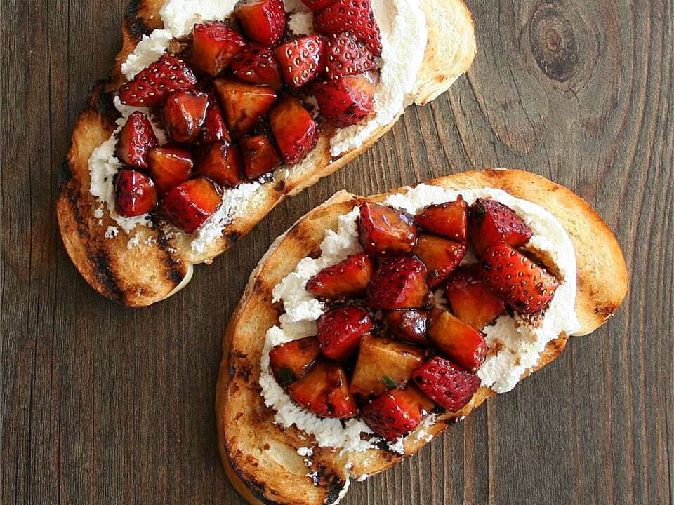 Strawberry Goat Cheese Bruschetta
