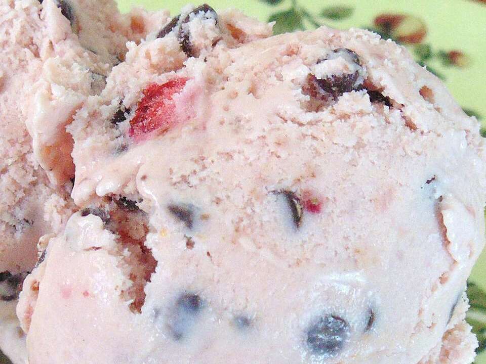 Strawberry Chocolate Chip Ice Cream