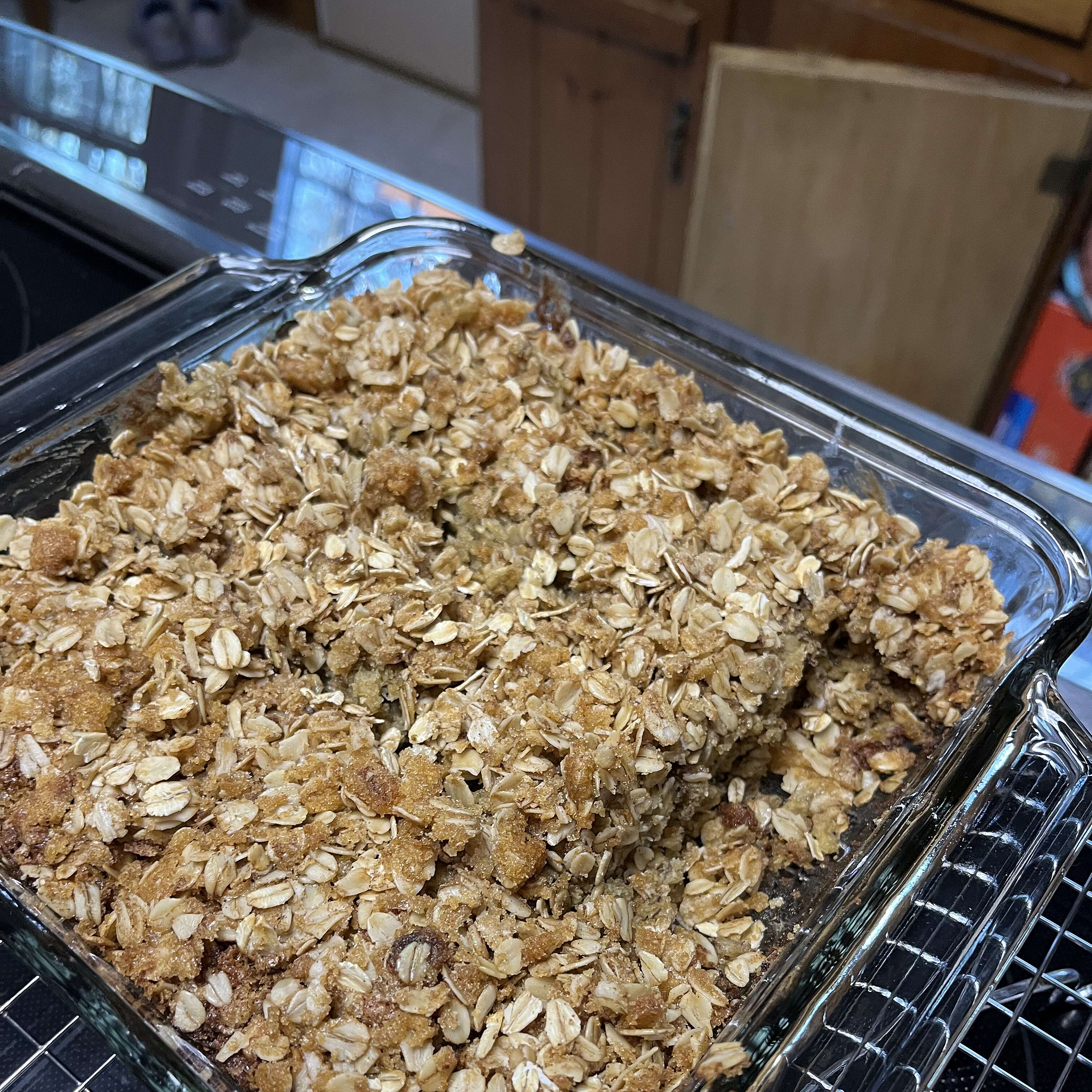 Banana Oatmeal Crumb Cake