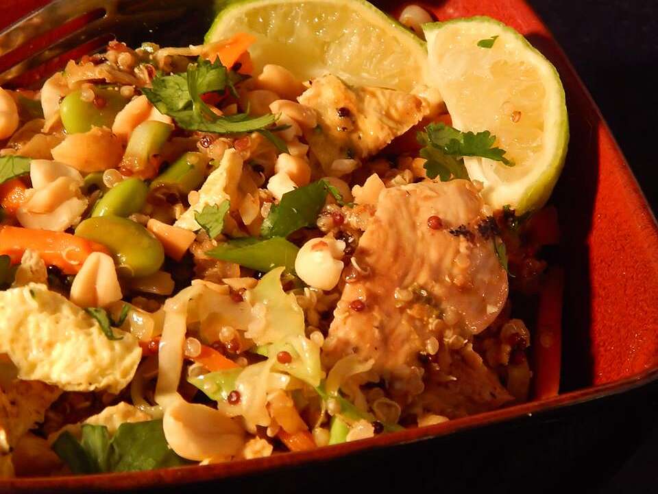 Pad Thai Quinoa Bowl