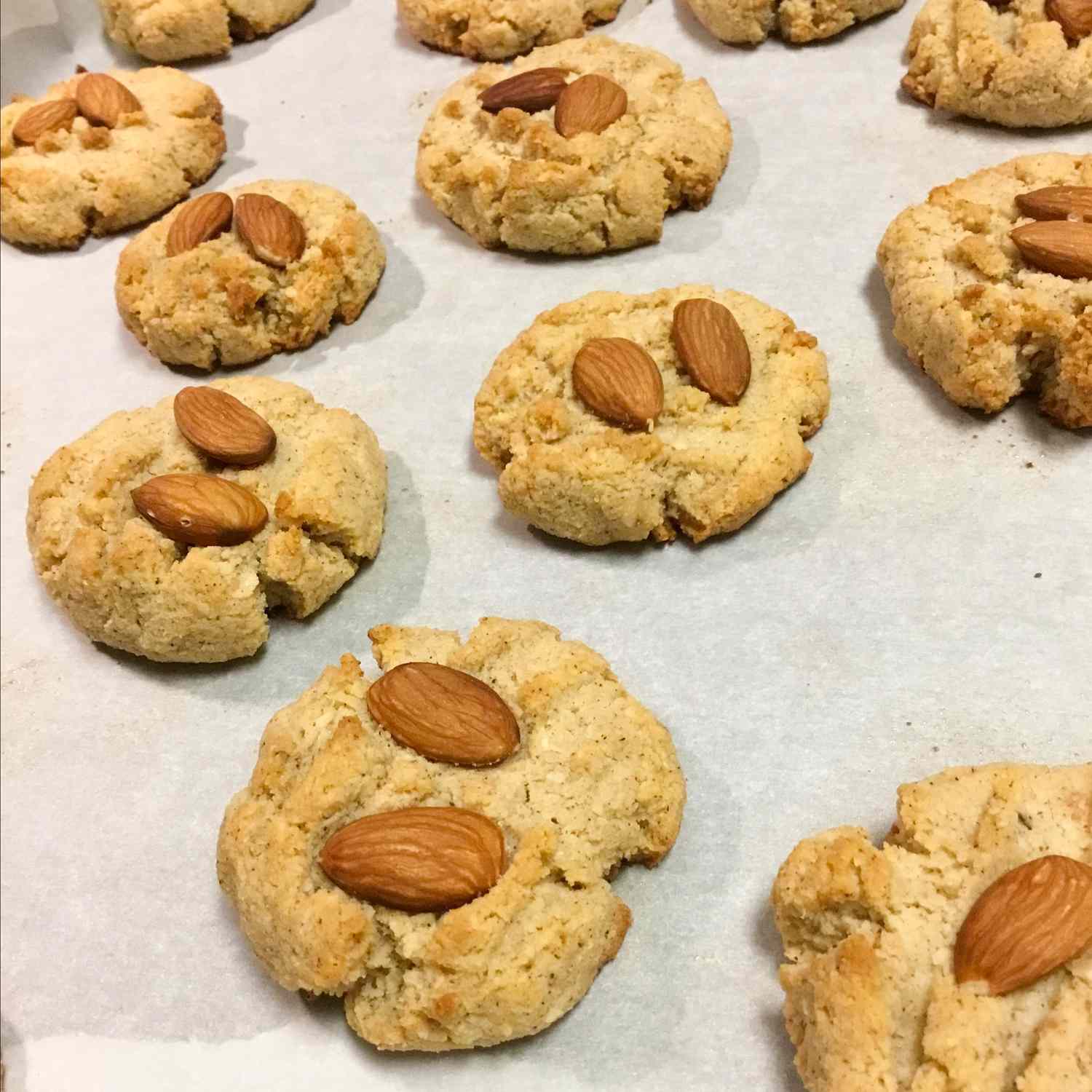 LowCarb Almond Cinnamon Butter Cookies